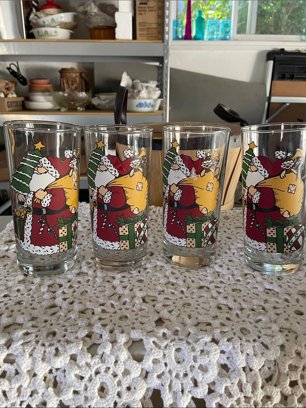 Vintage Anchor Hocking Festive Santa Holiday Drinking Glass Set of 4